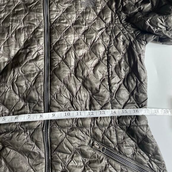 The North Face ThermoBall Jacket Womens Medium Quilted Insulated Hooded Coat - Picture 16 of 16